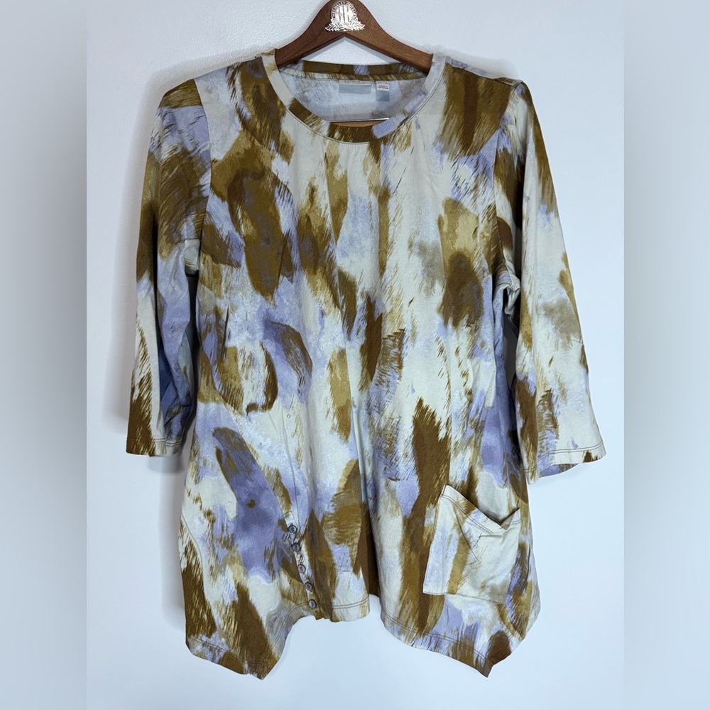 Women's Relaxed Brushstroke Print Top in Olive & Lavender